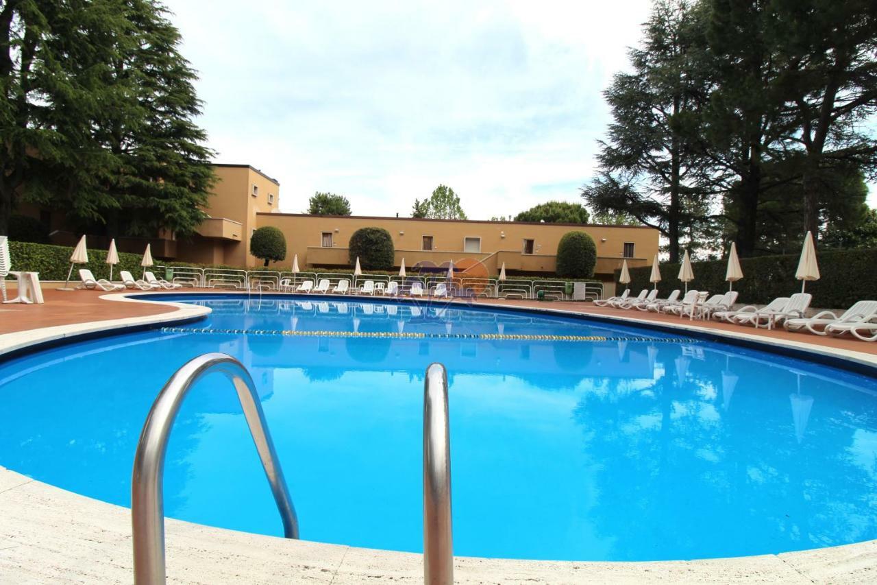 Appartamenti La Madonnina Peschiera del Garda Exteriör bild