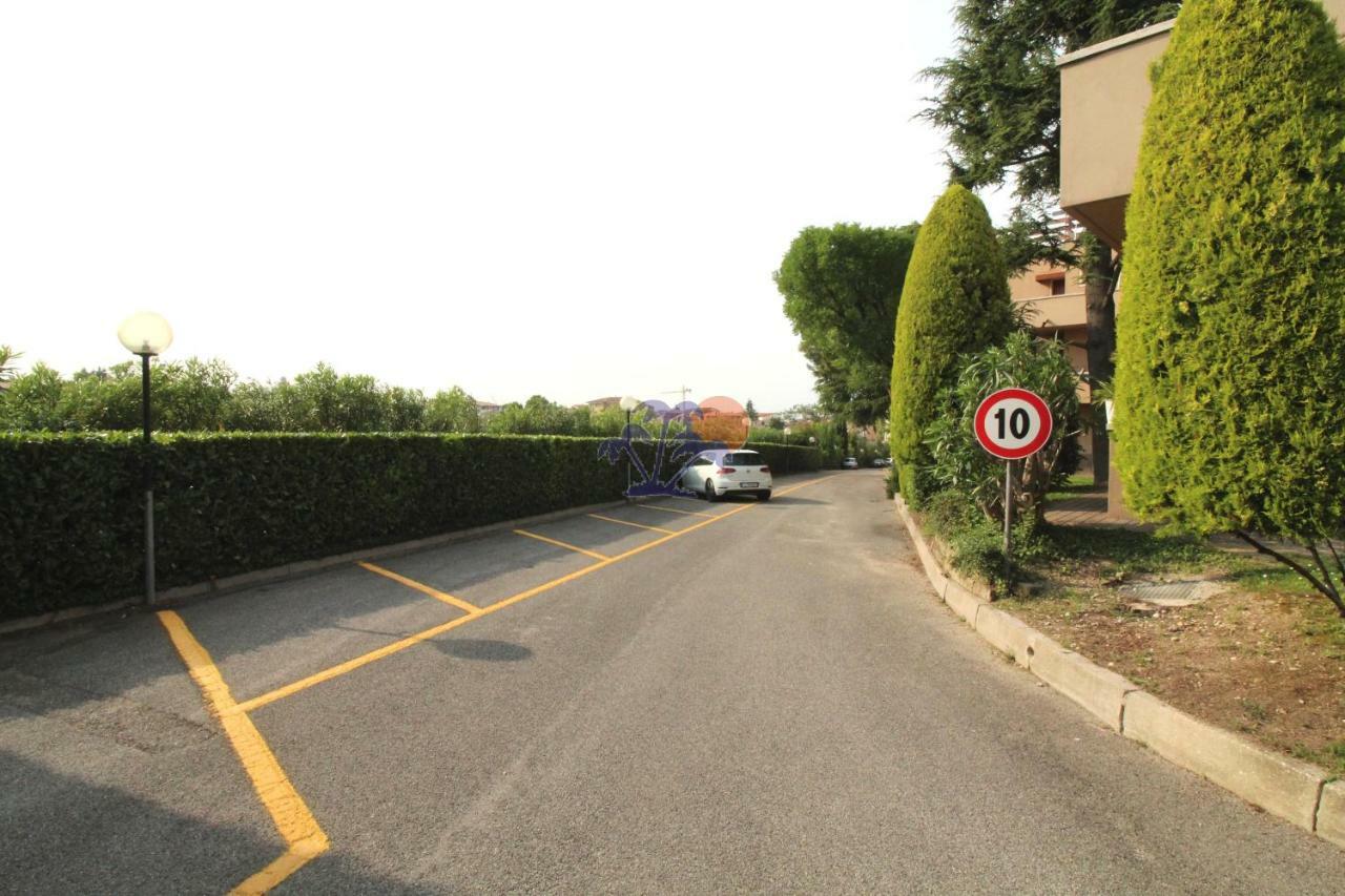 Appartamenti La Madonnina Peschiera del Garda Exteriör bild