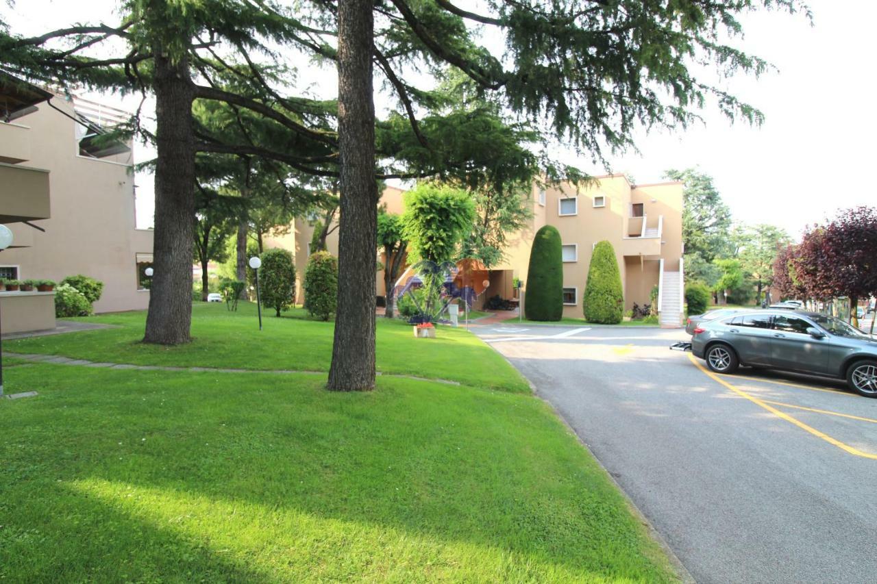Appartamenti La Madonnina Peschiera del Garda Exteriör bild